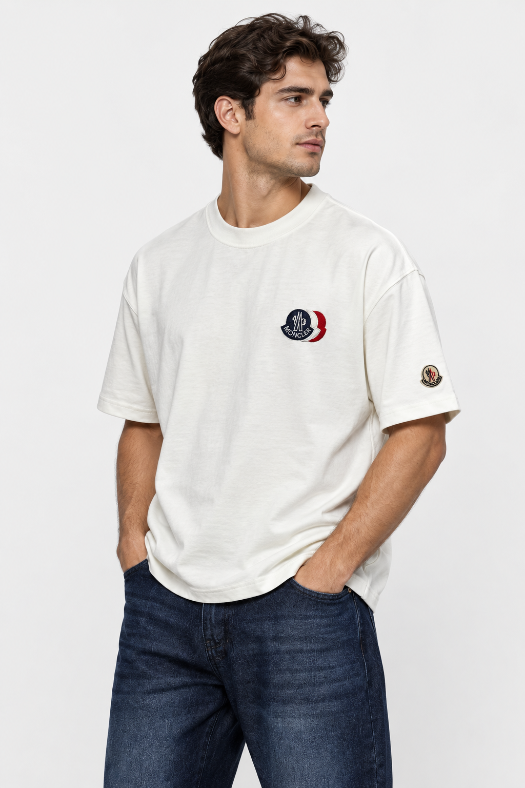 T-Shirt MONCLER Practical style combining comfort and everyday elegance.