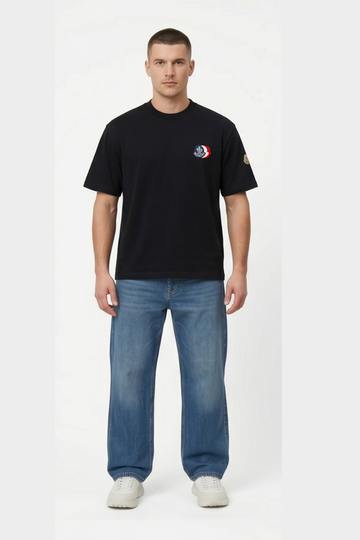 T-Shirt MONCLER Modern design that delivers a clean and stylish everyday look.