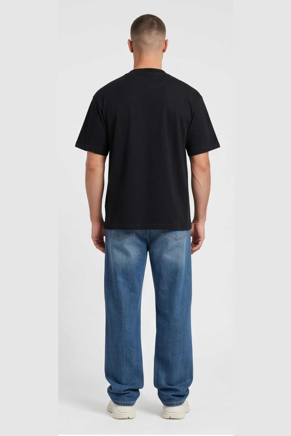 T-Shirt GUCCI Soft fabric with a comfortable and stylish fit.