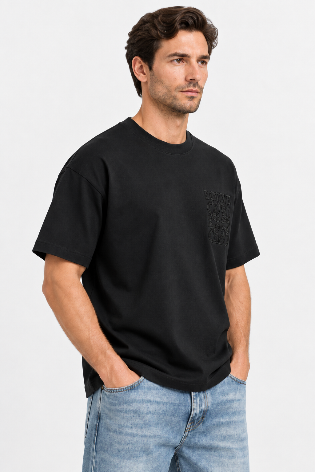 T-Shirt LOWE Practical style combining comfort and everyday elegance For Men.