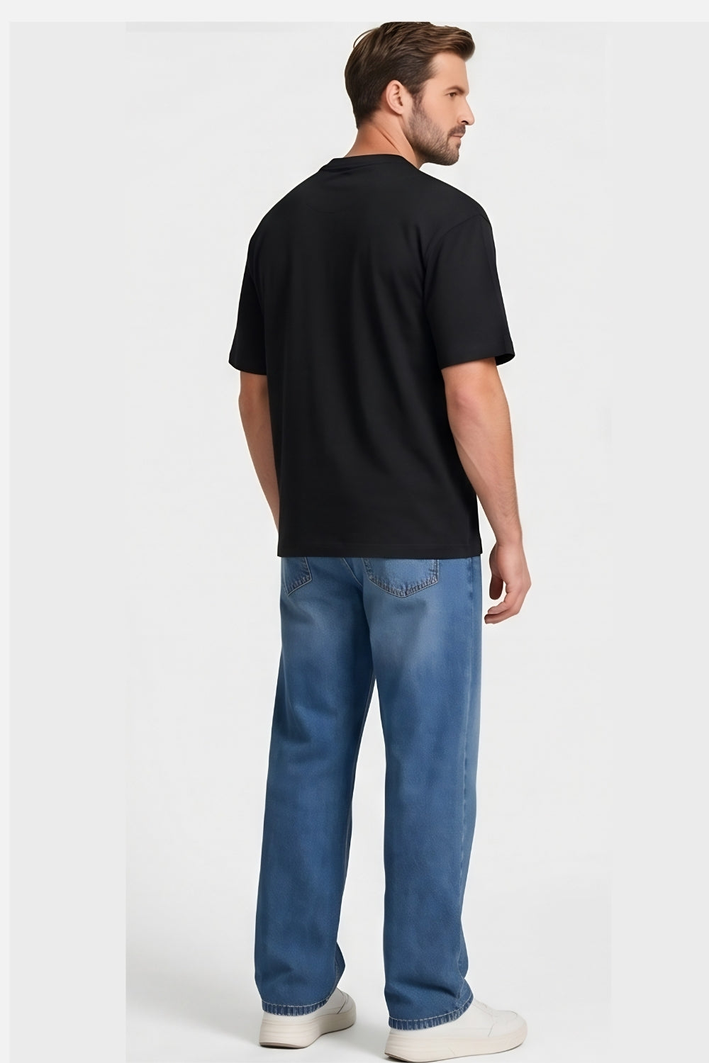 T-Shirt LOWE Practical style combining comfort and everyday elegance For Men.