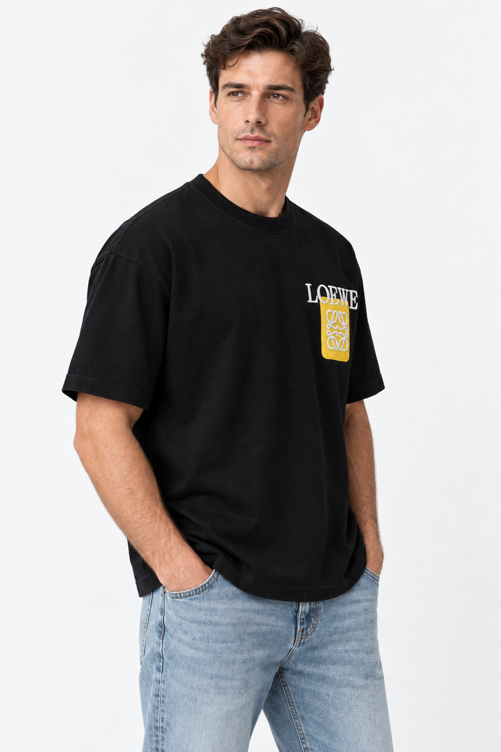 T-Shirt LOWE Practical style combining comfort and everyday elegance For Men.
